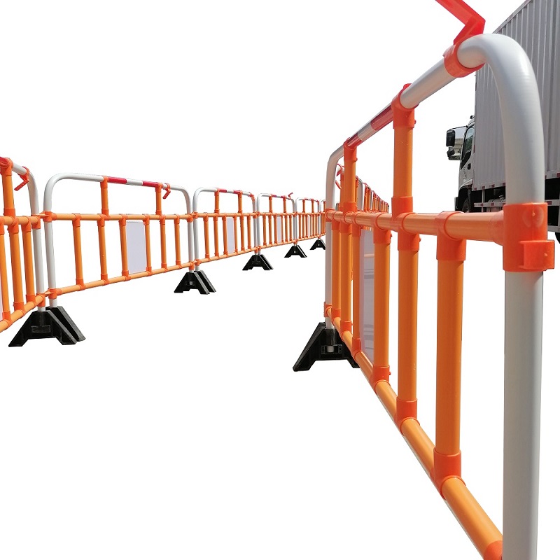 Barrière en plastique de 2 mètres de barrière de sécurité routière en PVC Barrières de sécurité pour piétons